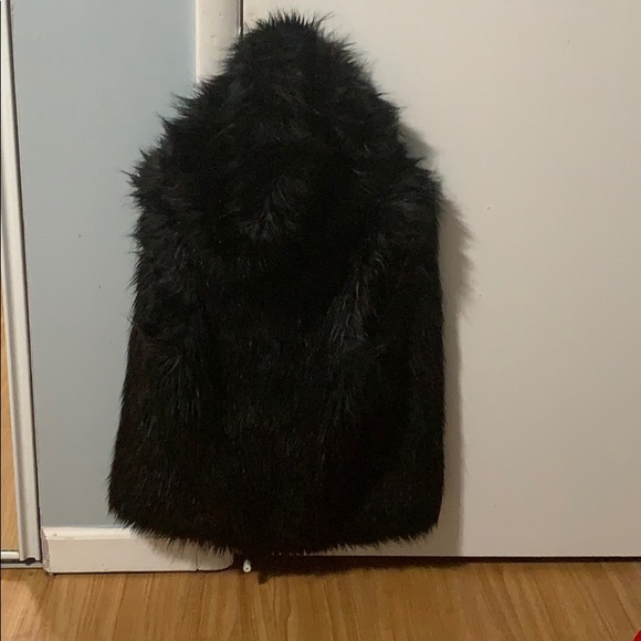 Furry Vest - Picture 3 of 3